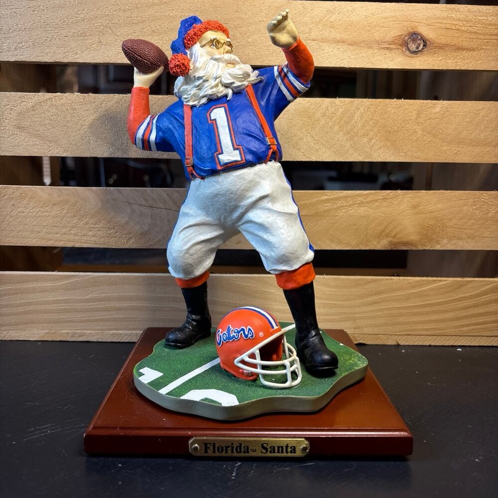 UF GATORS UNIVERSITY OF FLORIDA gameday Santa football christmas statue 1998